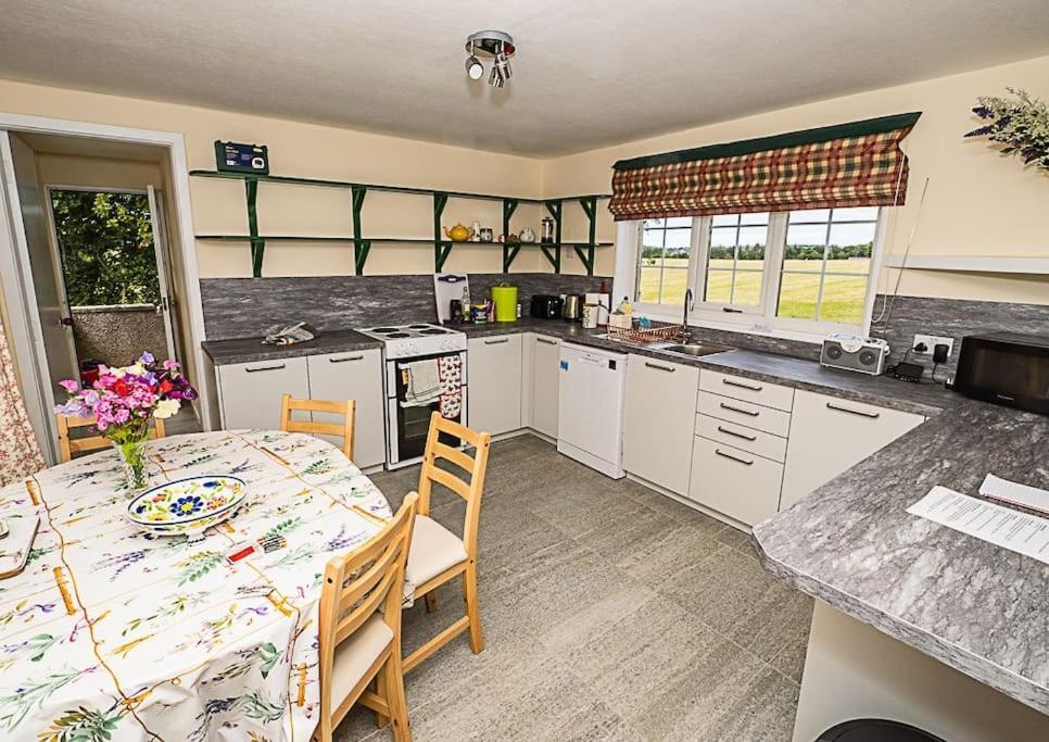 Turriff West Lodge 3 Bedrooms, Near Golf Course And River מראה חיצוני תמונה